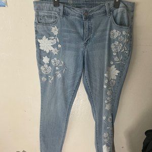 Hot in Hollywood, 14, blue jeans